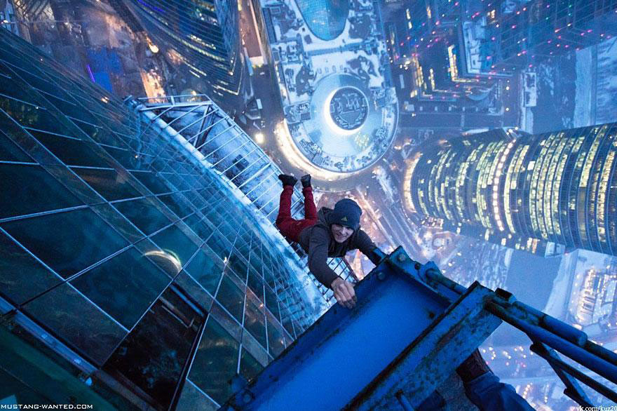 ukraine-garcon-immeuble