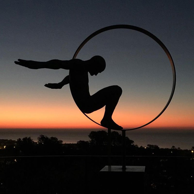 sculptures-lorenzo-quinn-12