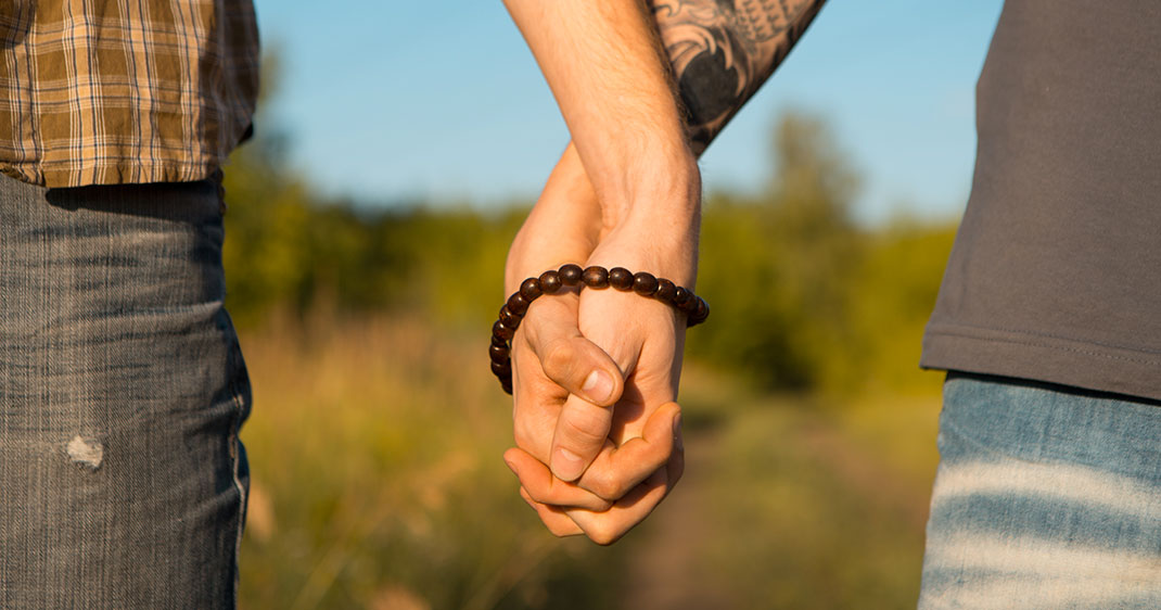 une-mains-couple
