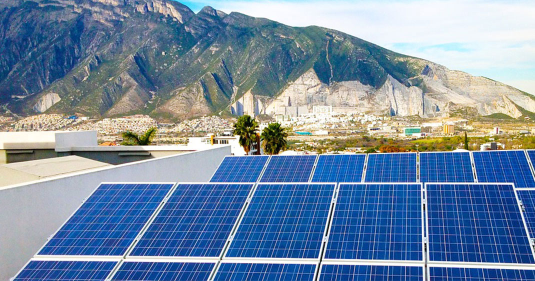 une-panneaux-solaires-1