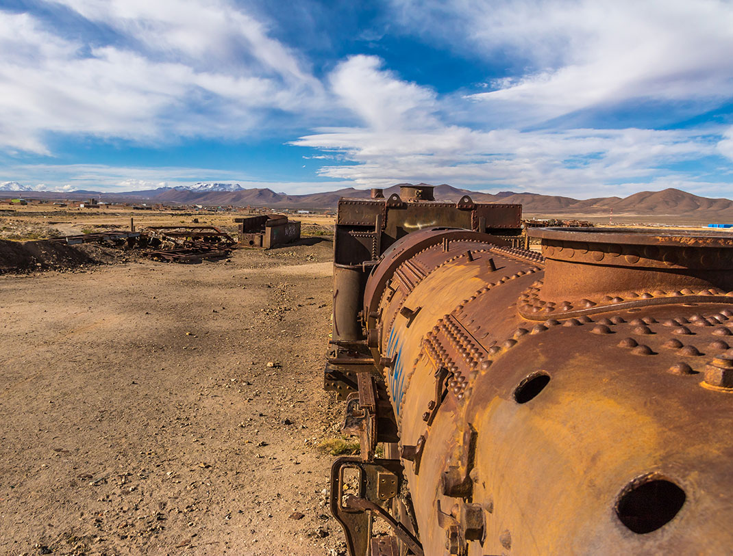 Un cimetière de trains en Bolivie via Shutterstock