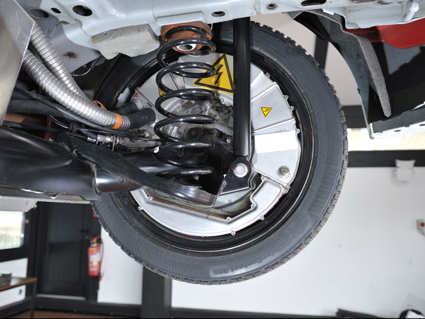 ford-elabore-son-premier-prototype-de-voiture-avec-un-moteur-dans-les-roues-une