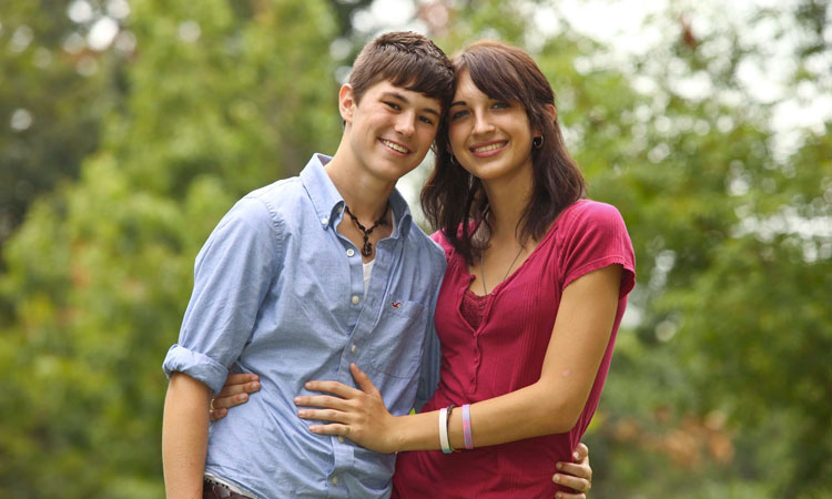 operes-en-meme-temps-ces-deux-adolescents-transgenres-vivent-heureux-depuis-2-ans