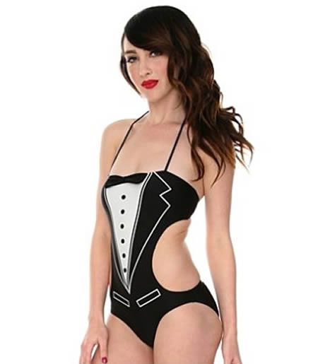 16-types-de-maillots-de-bains-improbables-et-originaux-a-porter-ou-pas-cet-ete1