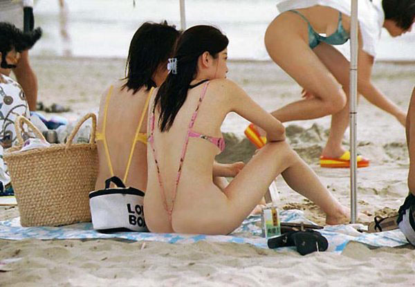 16-types-de-maillots-de-bains-improbables-et-originaux-a-porter-ou-pas-cet-ete22-2