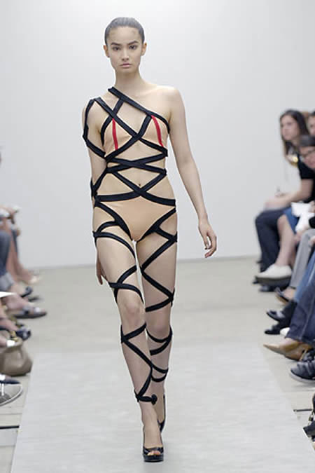 16-types-de-maillots-de-bains-improbables-et-originaux-a-porter-ou-pas-cet-ete4