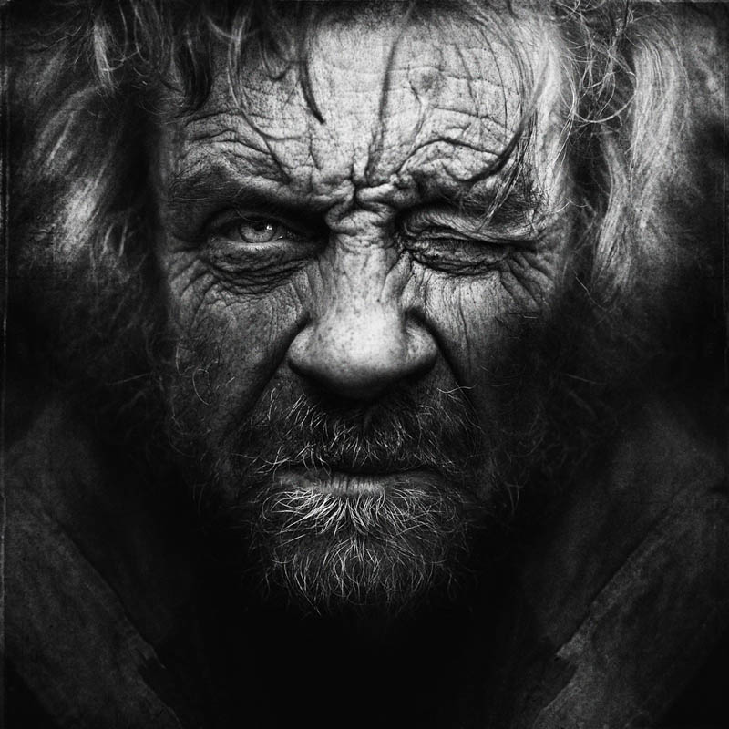 25_portraits_de_sans_abri_realises_en_noir_et_blanc_qui_ne_vous_laisseront_pas_insensible_14