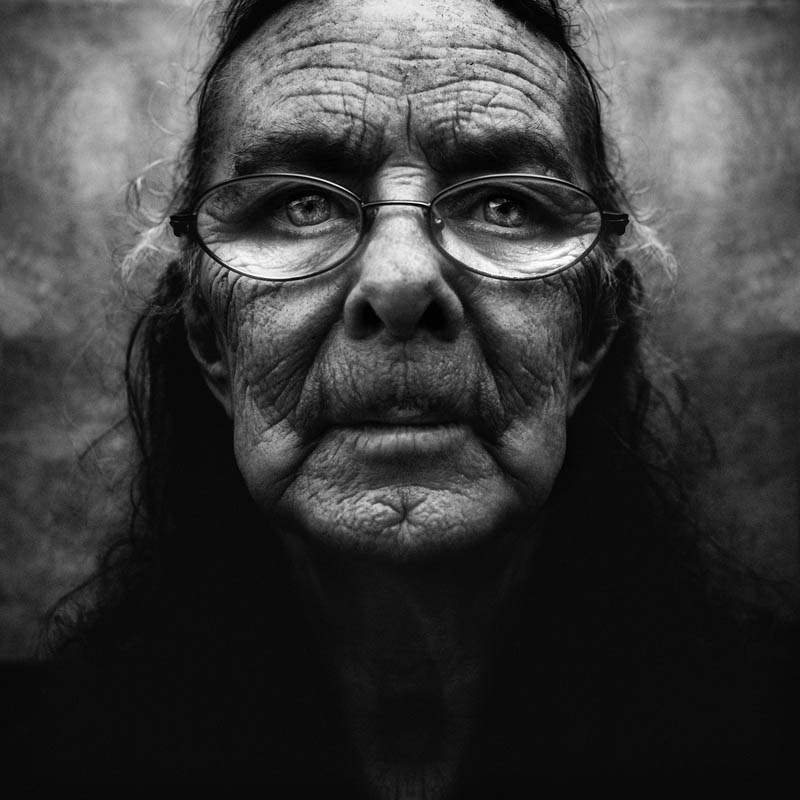 25_portraits_de_sans_abri_realises_en_noir_et_blanc_qui_ne_vous_laisseront_pas_insensible_15