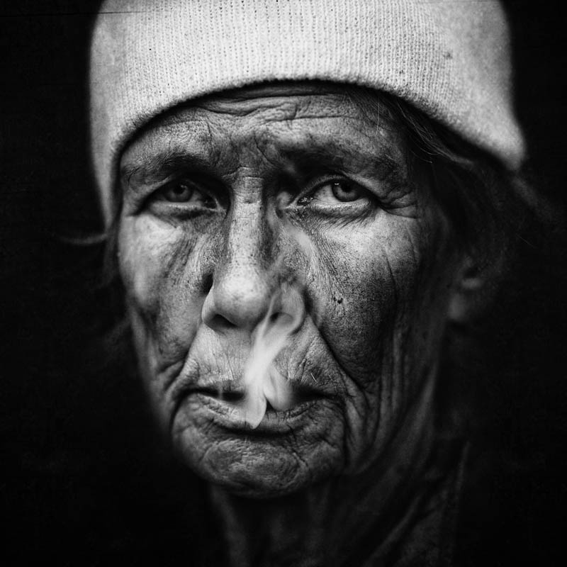 25_portraits_de_sans_abri_realises_en_noir_et_blanc_qui_ne_vous_laisseront_pas_insensible_19