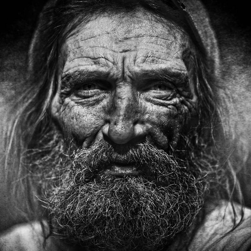 25_portraits_de_sans_abri_realises_en_noir_et_blanc_qui_ne_vous_laisseront_pas_insensible_22