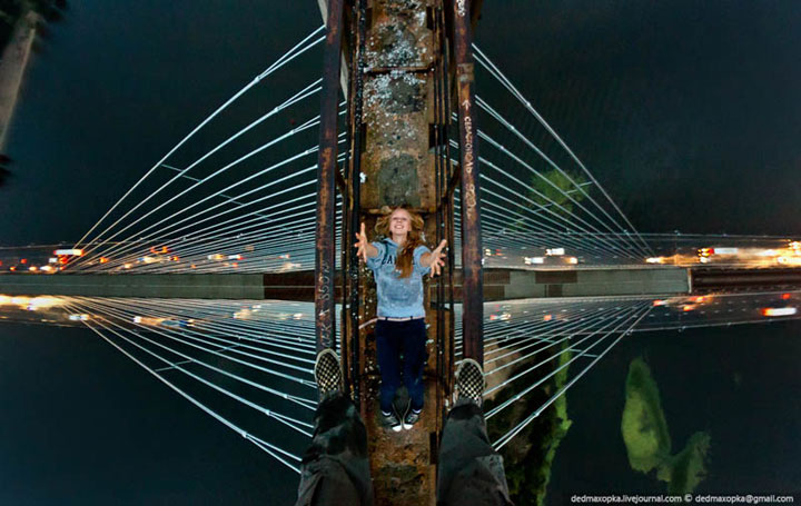28-cliches-vertigineux-dans-lesquels-un-photographe-fou-de-sensation-fortes-defie-la-mort1
