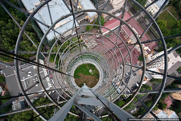 28-cliches-vertigineux-dans-lesquels-un-photographe-fou-de-sensation-fortes-defie-la-mort12