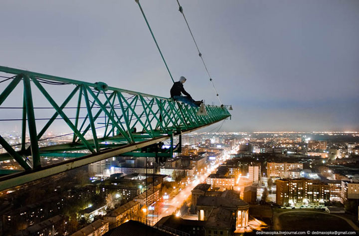 28-cliches-vertigineux-dans-lesquels-un-photographe-fou-de-sensation-fortes-defie-la-mort17
