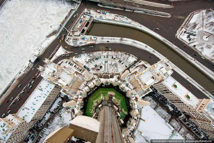 28-cliches-vertigineux-dans-lesquels-un-photographe-fou-de-sensation-fortes-defie-la-mort21