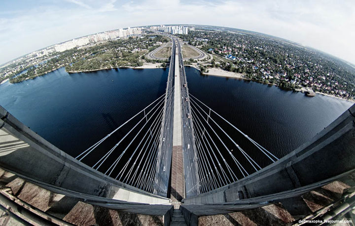 28-cliches-vertigineux-dans-lesquels-un-photographe-fou-de-sensation-fortes-defie-la-mort24