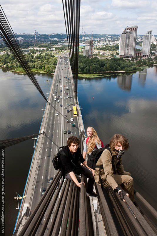 28-cliches-vertigineux-dans-lesquels-un-photographe-fou-de-sensation-fortes-defie-la-mort9