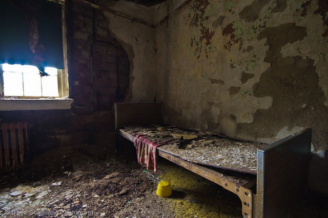 a-la-decouverte-des-asiles-abandonnes-les-plus-flippants-du-monde14
