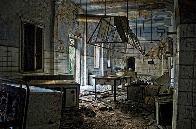 a-la-decouverte-des-asiles-abandonnes-les-plus-flippants-du-monde33