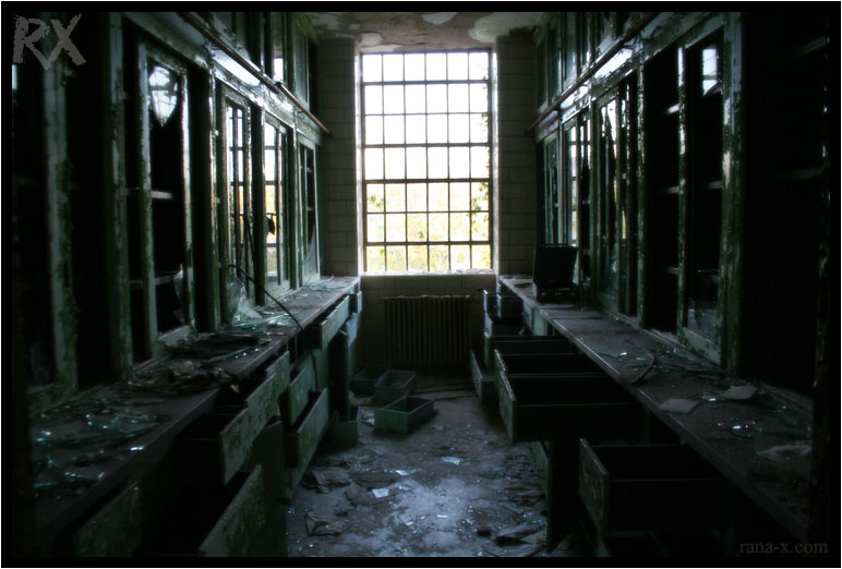 a-la-decouverte-des-asiles-abandonnes-les-plus-flippants-du-monde59