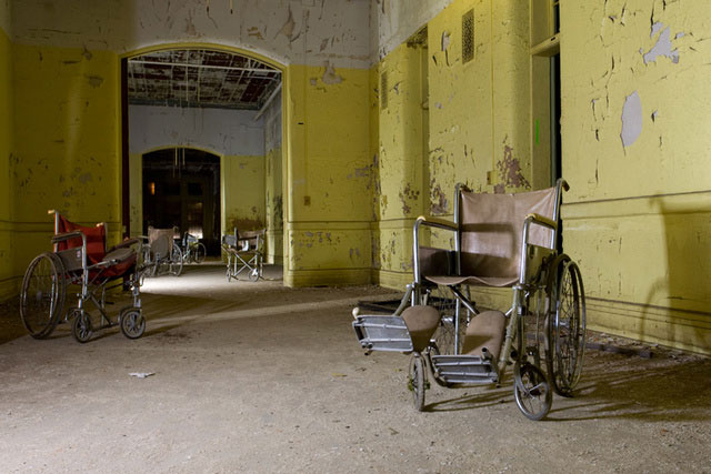 a-la-decouverte-des-asiles-abandonnes-les-plus-flippants-du-monde84