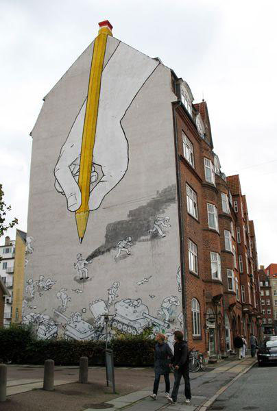 blu-lartiste-urbain-qui-metamorphose-les-facades-dimmeubles-avec-ses-peintures-engagees117