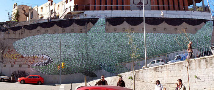 blu-lartiste-urbain-qui-metamorphose-les-facades-dimmeubles-avec-ses-peintures-engagees24