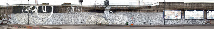 blu-lartiste-urbain-qui-metamorphose-les-facades-dimmeubles-avec-ses-peintures-engagees36
