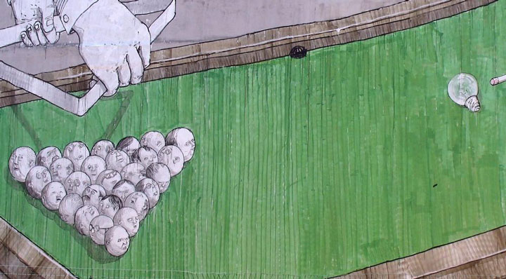 blu-lartiste-urbain-qui-metamorphose-les-facades-dimmeubles-avec-ses-peintures-engagees4