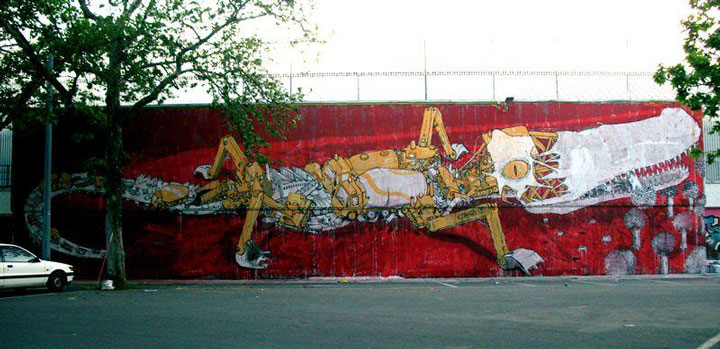 blu-lartiste-urbain-qui-metamorphose-les-facades-dimmeubles-avec-ses-peintures-engagees46