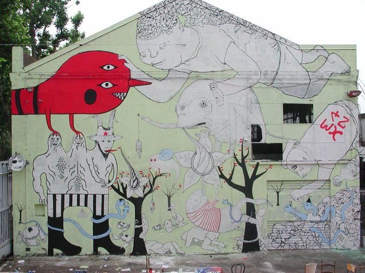 blu-lartiste-urbain-qui-metamorphose-les-facades-dimmeubles-avec-ses-peintures-engagees56