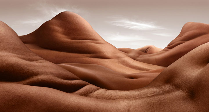 les-corps-dhommes-et-de-femmes-metamorphoses-en-13-paysages-desertiques13