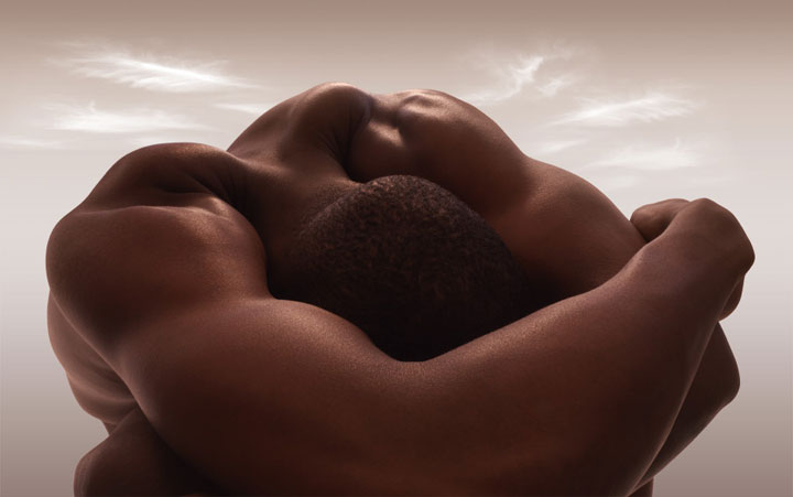 les-corps-dhommes-et-de-femmes-metamorphoses-en-13-paysages-desertiques2