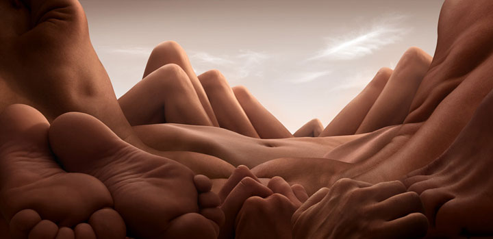 les-corps-dhommes-et-de-femmes-metamorphoses-en-13-paysages-desertiques4