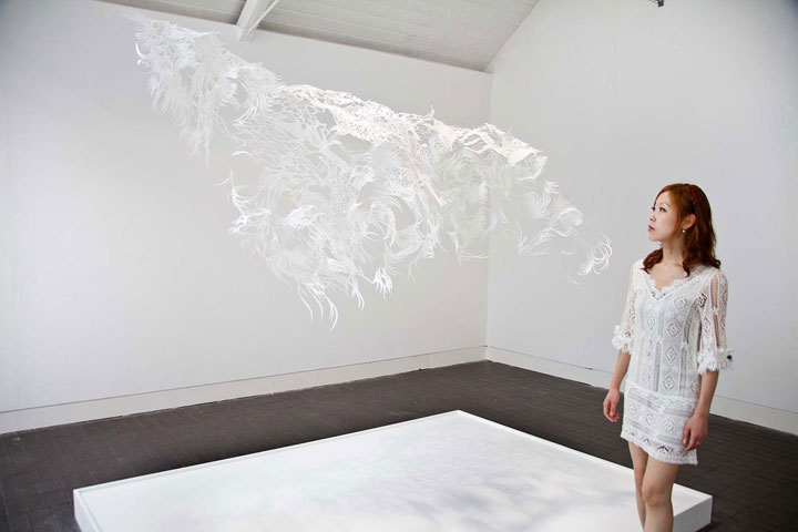 les-extraordinaires-sculptures-de-papier-decoupees-a-la-main-de-nahoko-kojima9