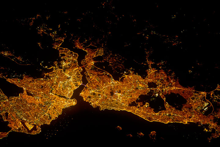 55-photographies-epoustouflantes-de-la-terre-vue-de-lespace-prises-par-des-satellites-de-la-nasa20