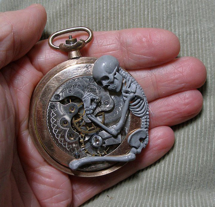 de-vieilles-montres-a-gousset-recyclees-et-transformees-en-detonnantes-sculptures1
