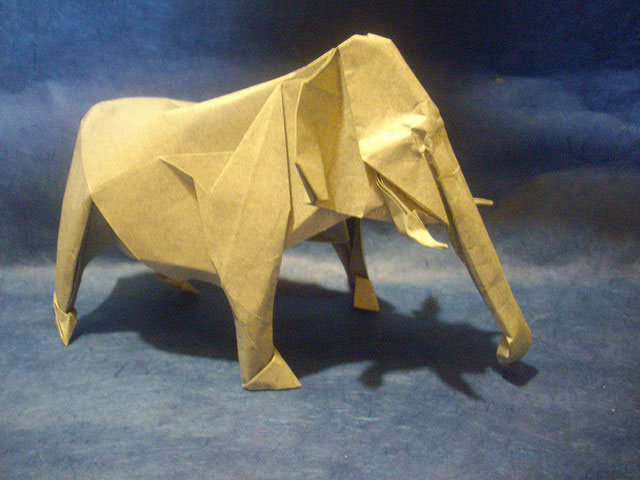 des-feuilles-de-papier-se-metamorphosent-en-magnifiques-animaux-grace-a-des-origamis16