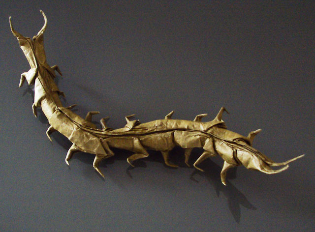 des-feuilles-de-papier-se-metamorphosent-en-magnifiques-animaux-grace-a-des-origamis20