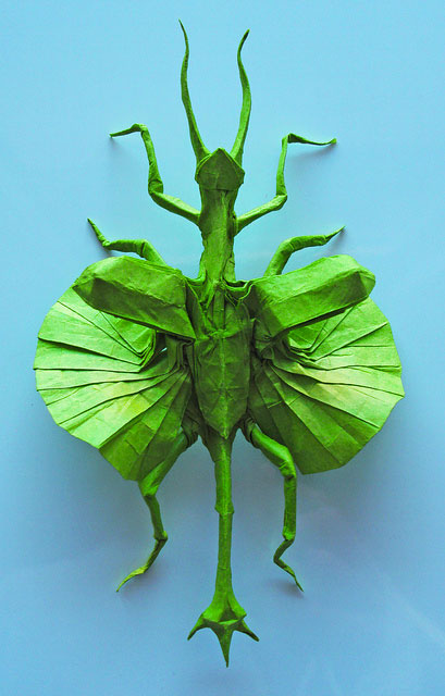 des-feuilles-de-papier-se-metamorphosent-en-magnifiques-animaux-grace-a-des-origamis23