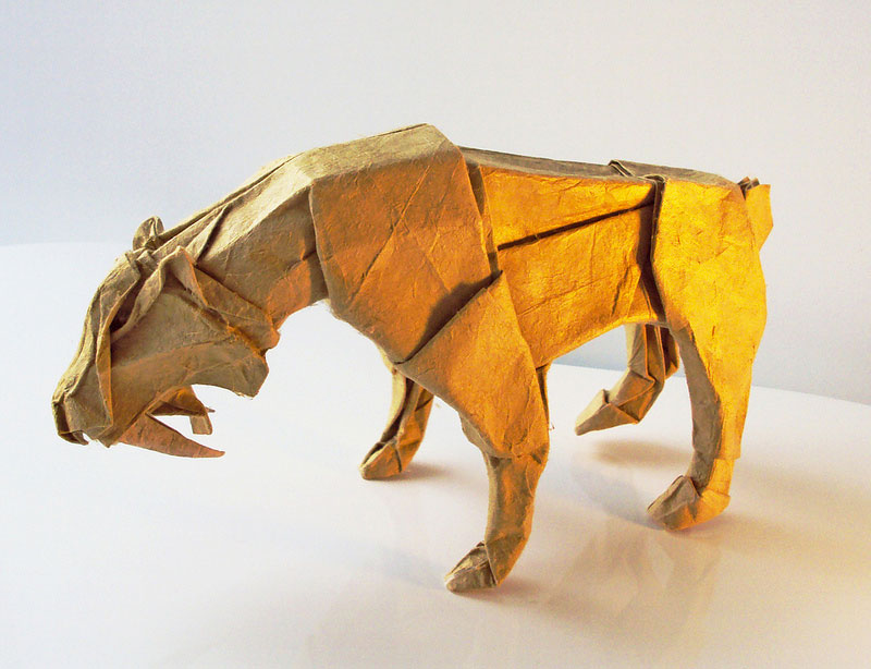 des-feuilles-de-papier-se-metamorphosent-en-magnifiques-animaux-grace-a-des-origamis3