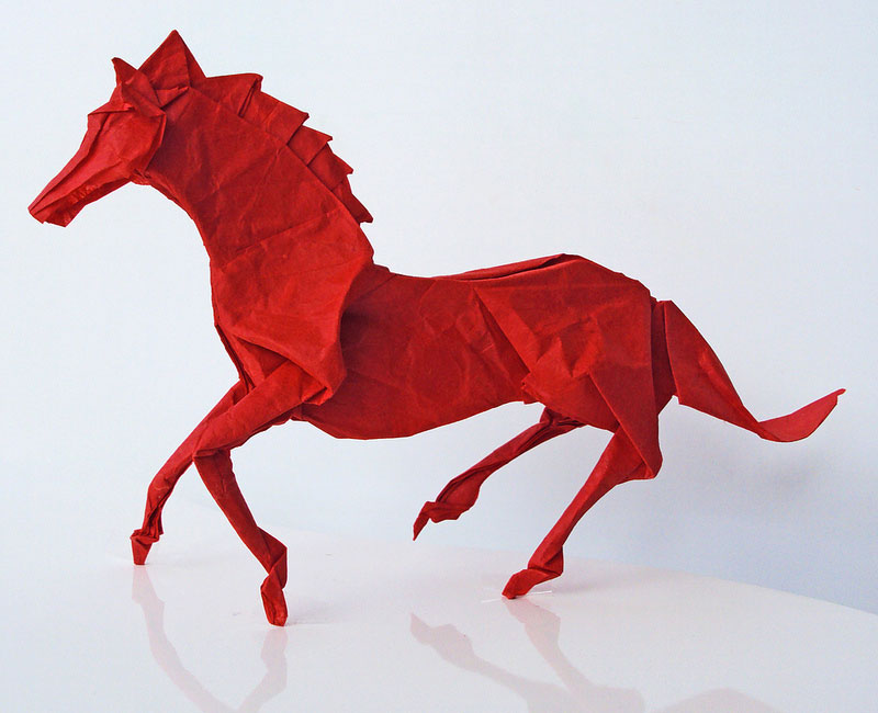 des-feuilles-de-papier-se-metamorphosent-en-magnifiques-animaux-grace-a-des-origamis5