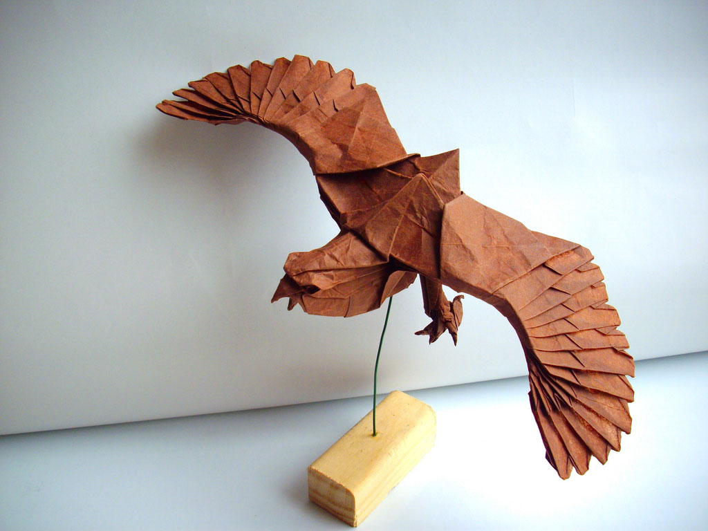 des-feuilles-de-papier-se-metamorphosent-en-magnifiques-animaux-grace-a-des-origamis6