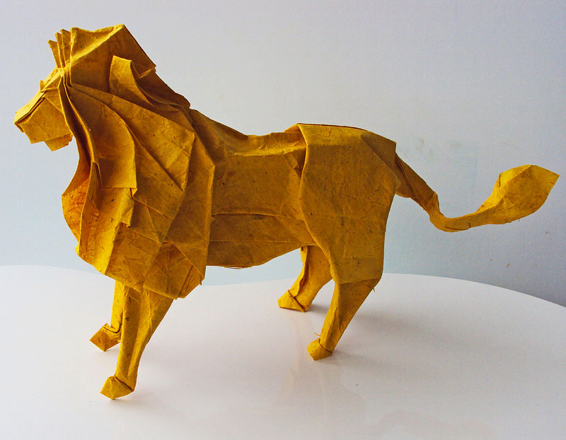 des-feuilles-de-papier-se-metamorphosent-en-magnifiques-animaux-grace-a-des-origamis8