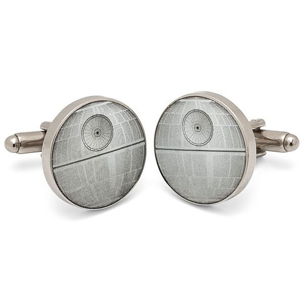 les-gadgets-geek-du-vendredi-casque-de-moto-spider-man-boutons-de-manchette-star-wars-reveil-matin-a-desamorcer4