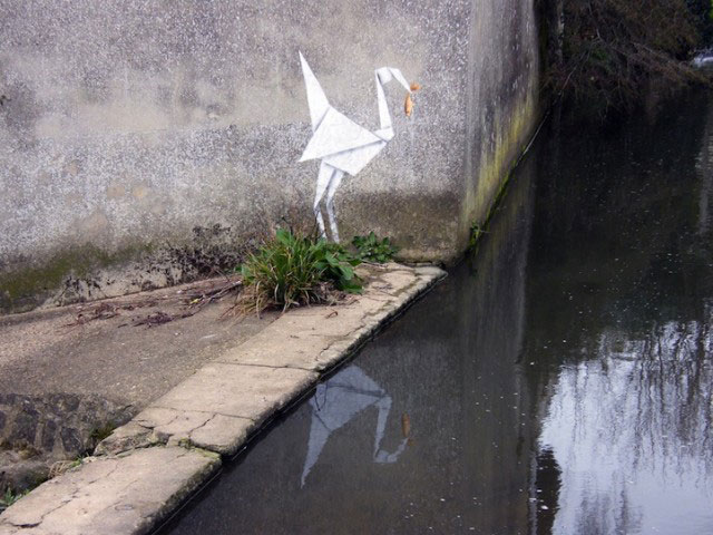 quand-le-street-art-se-met-au-vert-et-se-mele-a-la-nature-17