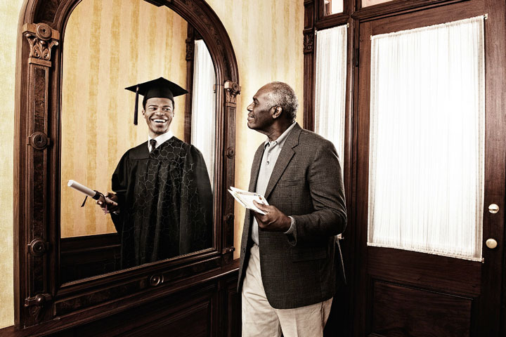 un-photographe-realise-des-portraits-de-personnes-agees-qui-se-voient-rajeunir-dans-un-miroir-9