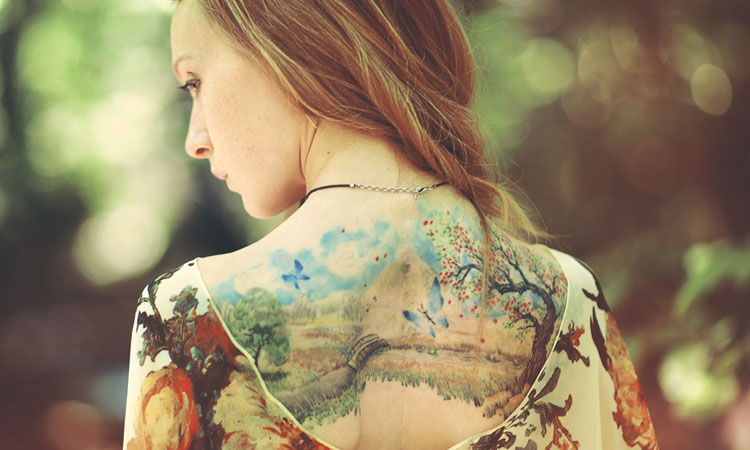 33-exemples-de-tatouages-multicolores-une