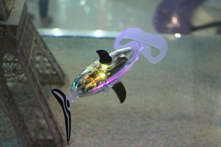 jessiko-le-seul-robot-poisson-au-monde-a-pouvoir-nager-en-communaute-de-facon-autonome1