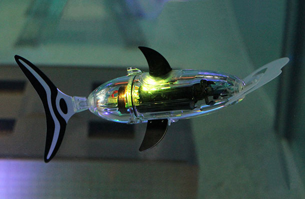jessiko-le-seul-robot-poisson-au-monde-a-pouvoir-nager-en-communaute-de-facon-autonome4