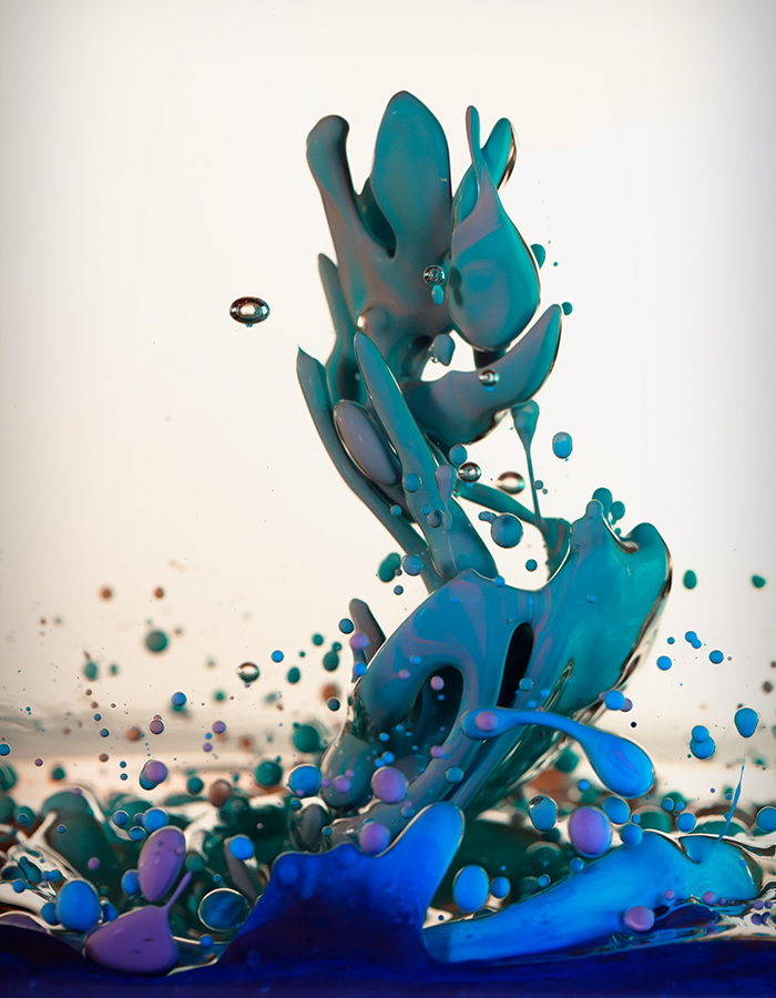 un-photographe-melange-de-l-huile-et-de-l-encre-pour-donner-des-cliches-multicolores-etonnants-02